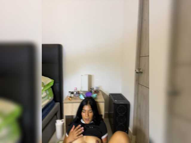 Brendaxxx live cam on BongaCams