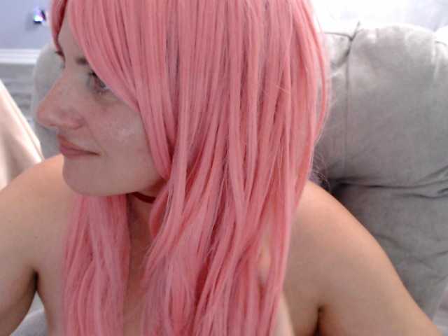 Bellastarrr84 live cam on BongaCams