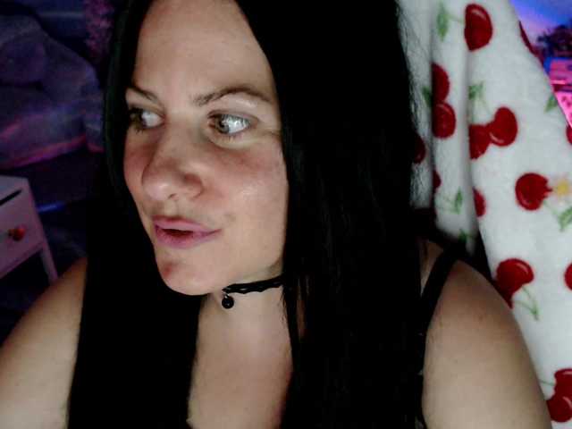 Bellastarrr84 live cam on BongaCams