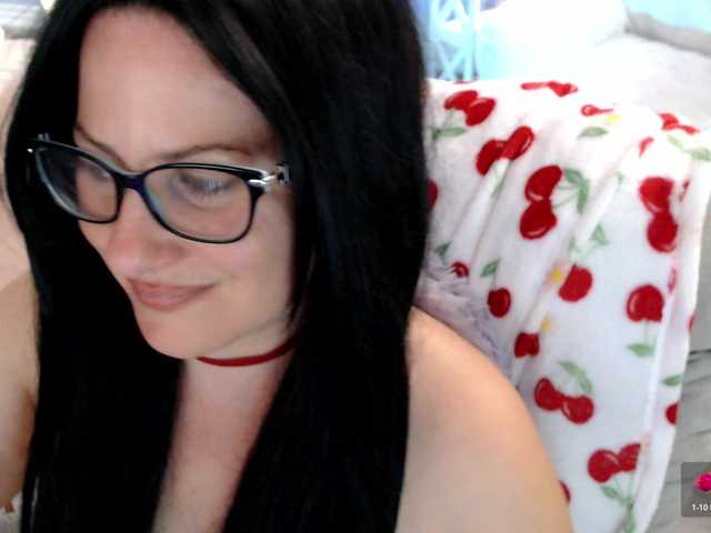 Bellastarrr84 live cam on BongaCams