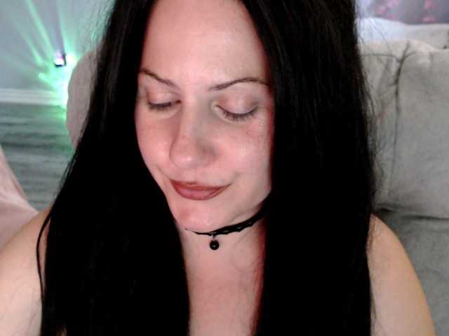 Bellastarrr84 live cam on BongaCams