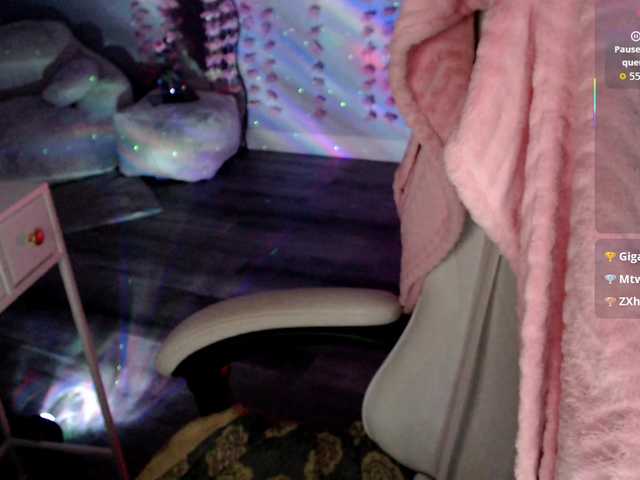 Bellastarrr84 live cam on BongaCams
