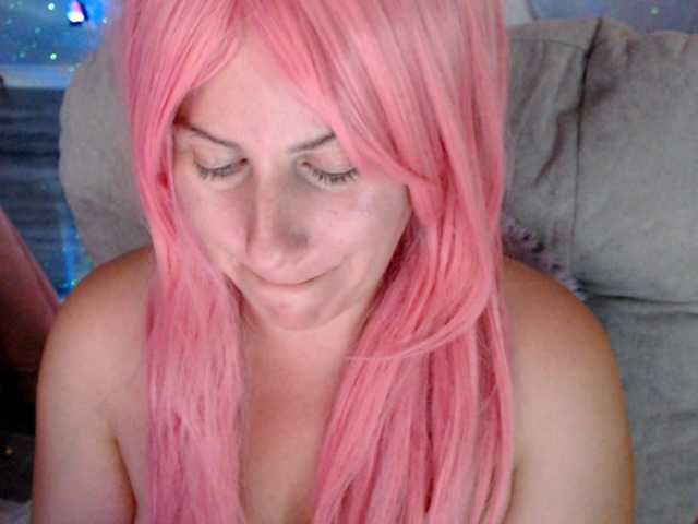 Bellastarrr84 live cam on BongaCams