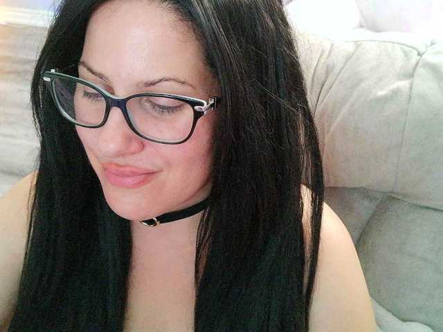 Bellastarrr84 live cam on BongaCams