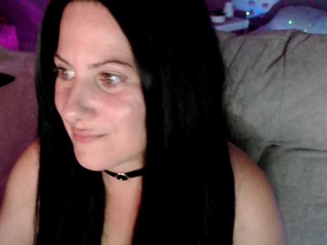 Bellastarrr84 live cam on BongaCams