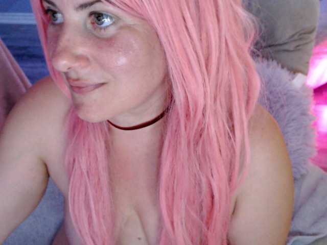 Bellastarrr84 live cam on BongaCams