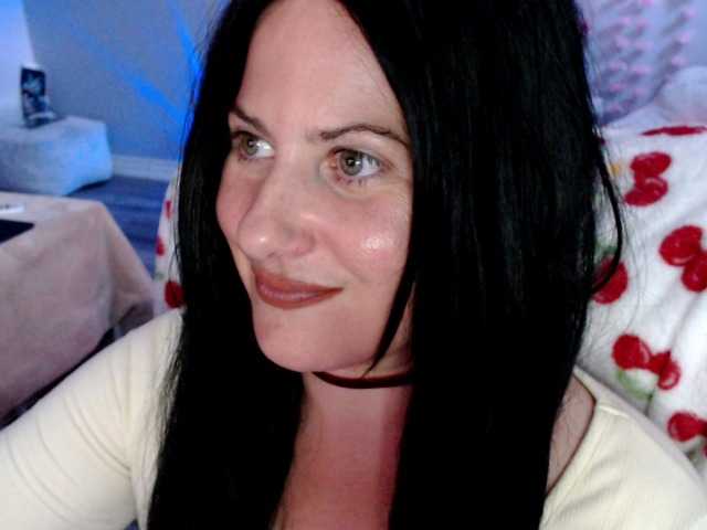 Bellastarrr84 live cam on BongaCams