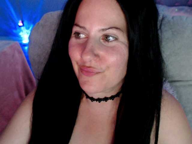 Bellastarrr84 live cam on BongaCams