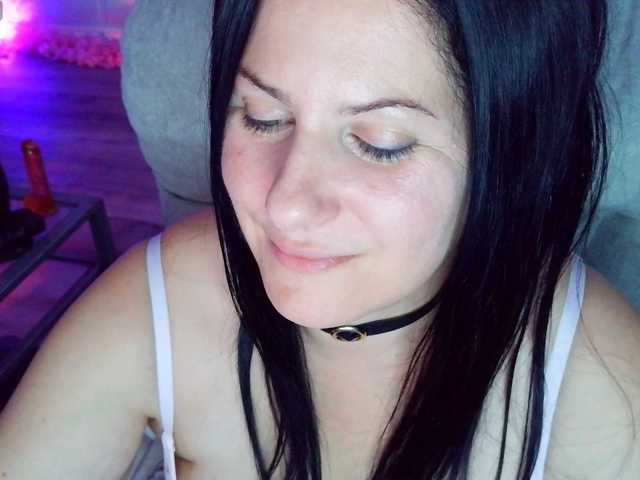 Bellastarrr84 live cam on BongaCams