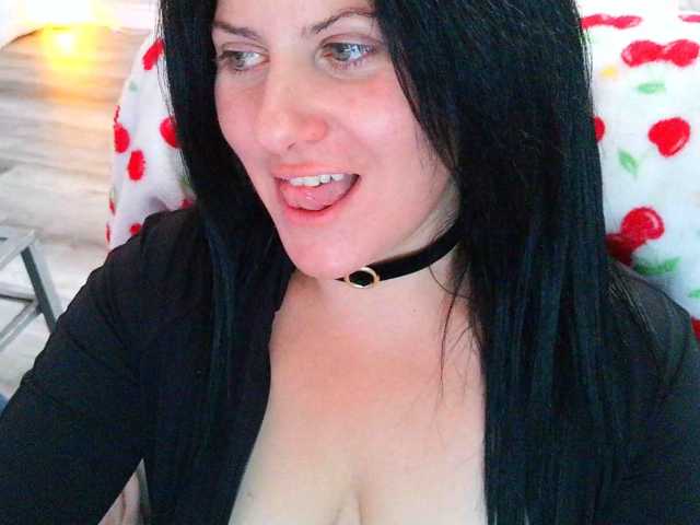 Bellastarrr84 live cam on BongaCams