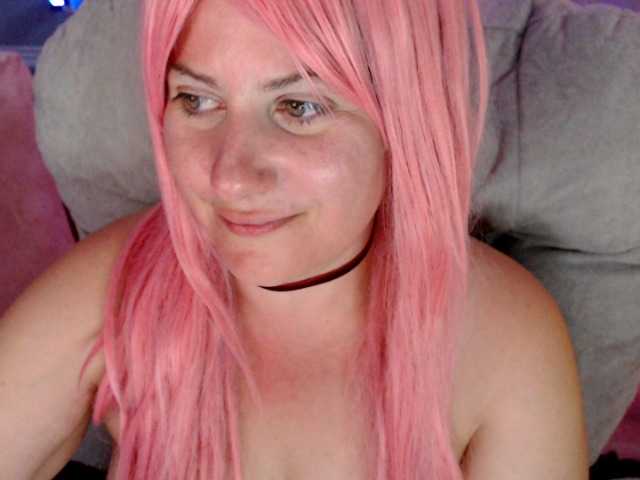 Bellastarrr84 live cam on BongaCams