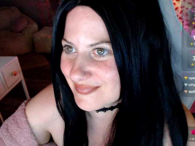 Bellastarrr84 live cam on BongaCams