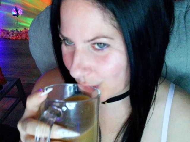 Bellastarrr84 live cam on BongaCams