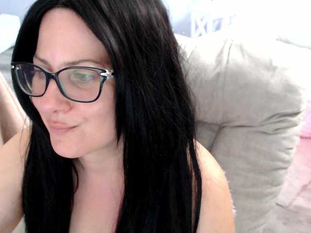 Bellastarrr84 live cam on BongaCams