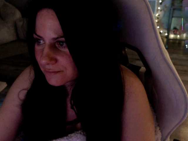 Bellastarrr84's BongaCams show and profile