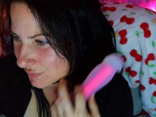 Bellastarrr84 live cam on BongaCams