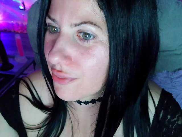 Bellastarrr84 live cam on BongaCams