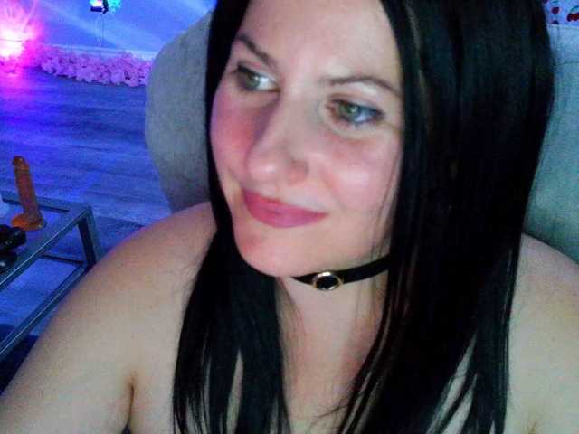 Bellastarrr84 live cam on BongaCams