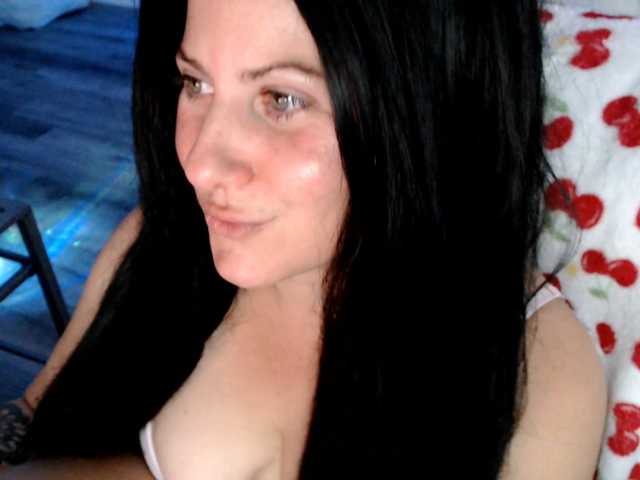 Bellastarrr84 live cam on BongaCams