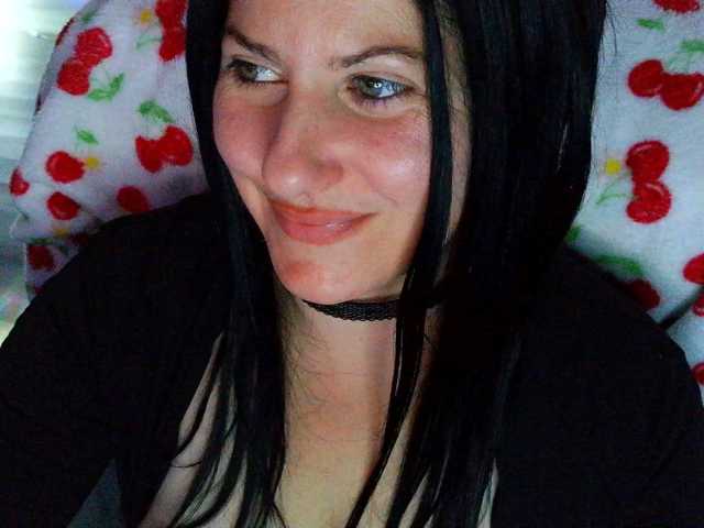 Bellastarrr84 live cam on BongaCams