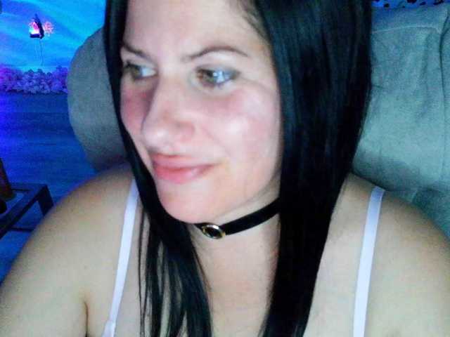 Bellastarrr84 live cam on BongaCams