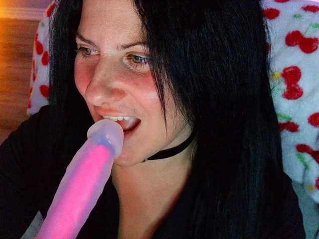 Bellastarrr84 live cam on BongaCams