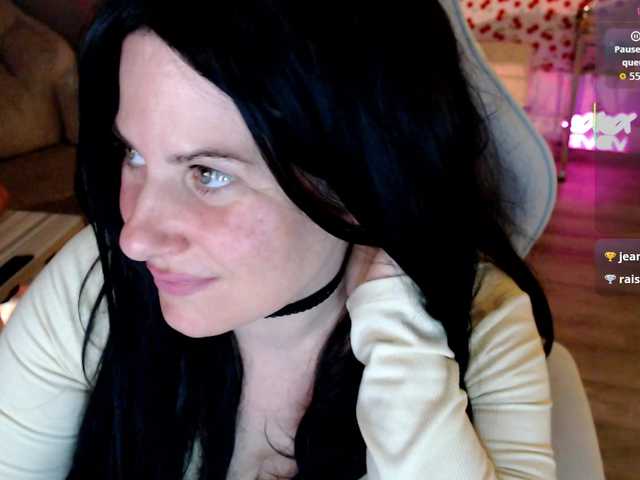 Bellastarrr84 live cam on BongaCams