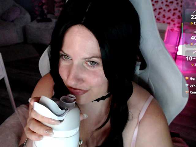 Bellastarrr84 live cam on BongaCams
