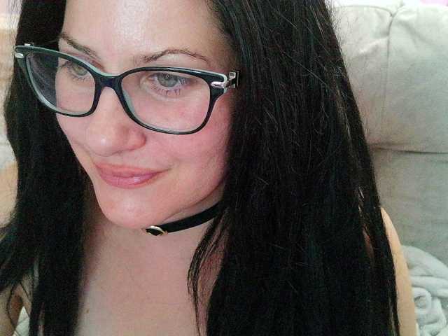 Bellastarrr84 live cam on BongaCams
