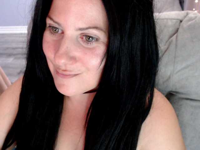 Bellastarrr84 live cam on BongaCams