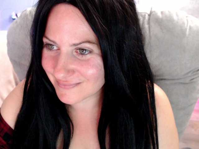 Bellastarrr84 live cam on BongaCams