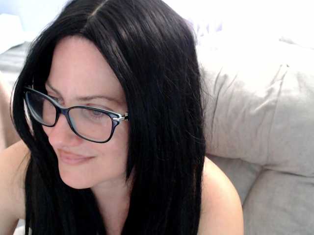 Bellastarrr84 live cam on BongaCams