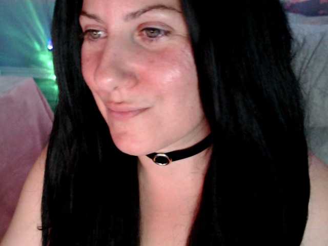 Bellastarrr84 live cam on BongaCams