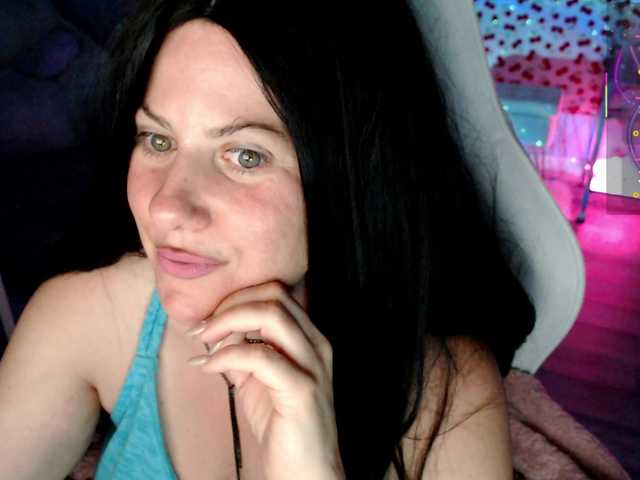 Bellastarrr84 live cam on BongaCams