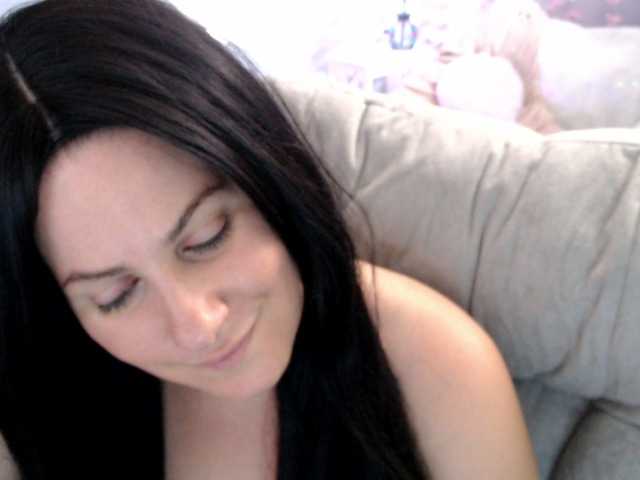 Bellastarrr84 live cam on BongaCams