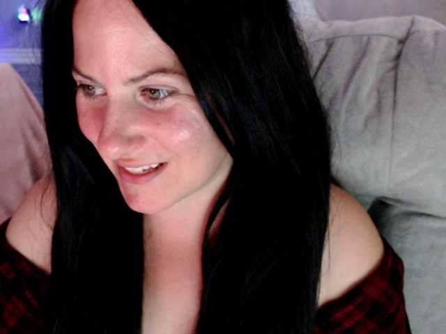 Bellastarrr84 live cam on BongaCams