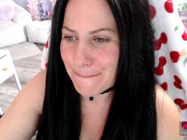 Bellastarrr84 live webcam show