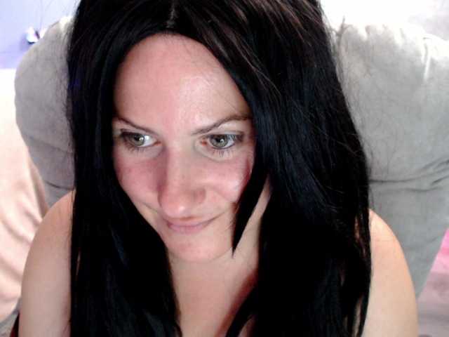 Bellastarrr84 live cam preview