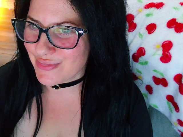 le modèle Bellastarrr84 est en webcam porno dans un show sur le site bongacams, il possède les tags suivants: White/Caucasian,Brunette,Trimmed