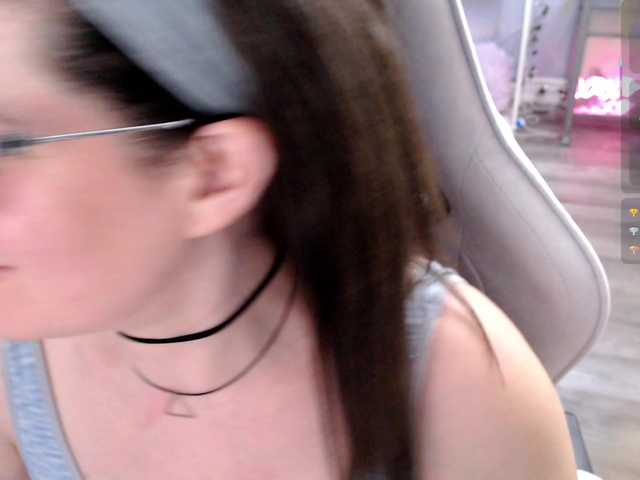 Bellastarrr84's BongaCams show and profile