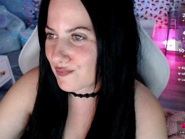Bellastarrr84 live cam on BongaCams