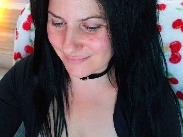 le modèle Bellastarrr84 est en webcam porno dans un show sur le site bongacams, il possède les tags suivants: White/Caucasian,Brunette,Trimmed