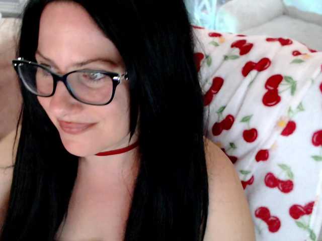 Bellastarrr84 live cam on BongaCams