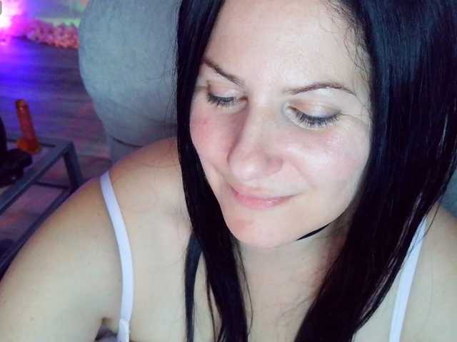 Bellastarrr84 live cam on BongaCams