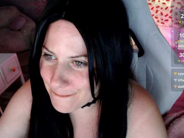 Bellastarrr84 live cam on BongaCams