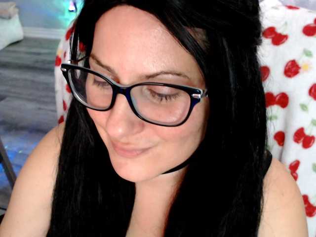 Bellastarrr84 live cam on BongaCams