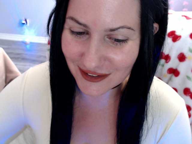 Bellastarrr84 live cam on BongaCams