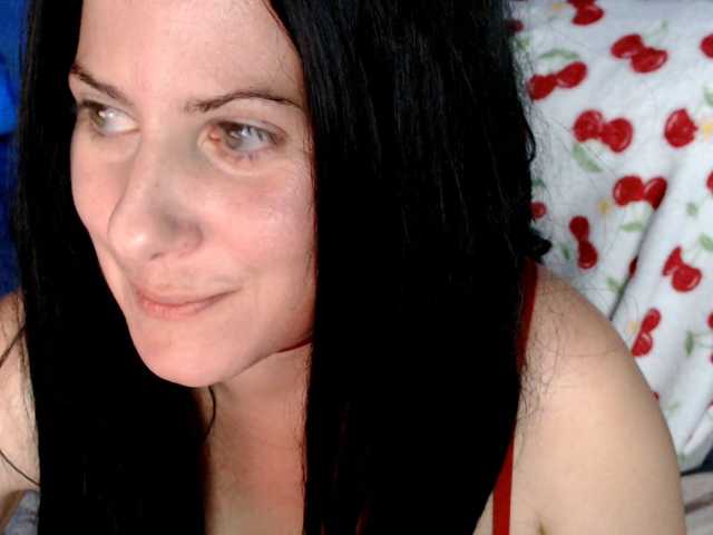 le modèle Bellastarrr84 est en webcam porno dans un show sur le site bongacams, il possède les tags suivants: White/Caucasian,Brunette,Trimmed