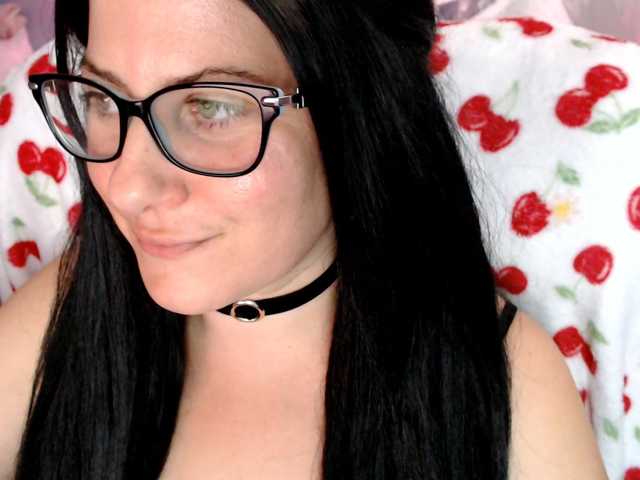 Bellastarrr84 live cam on BongaCams