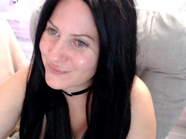 Bellastarrr84 live cam on BongaCams